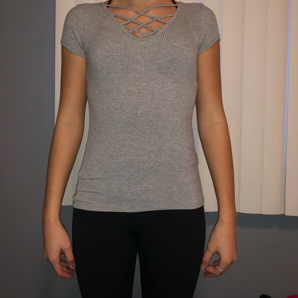 Ribbed Hollister t-shirt